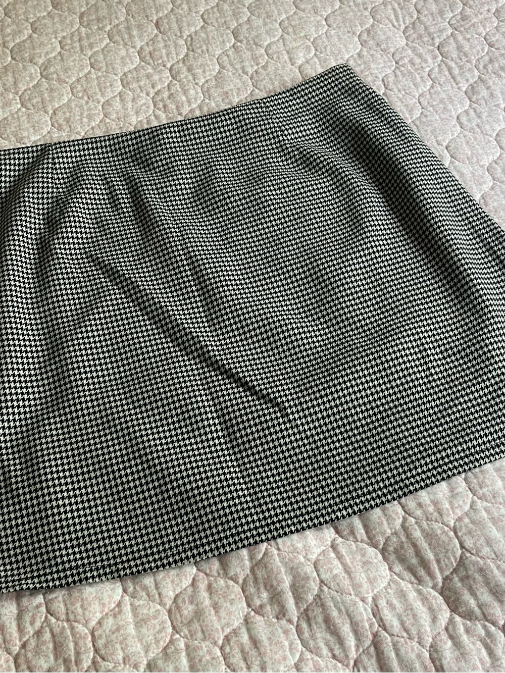 Forever 21 Black & White Mini Skirt